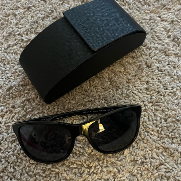 Prada Sunglass - Picture 5 of 10